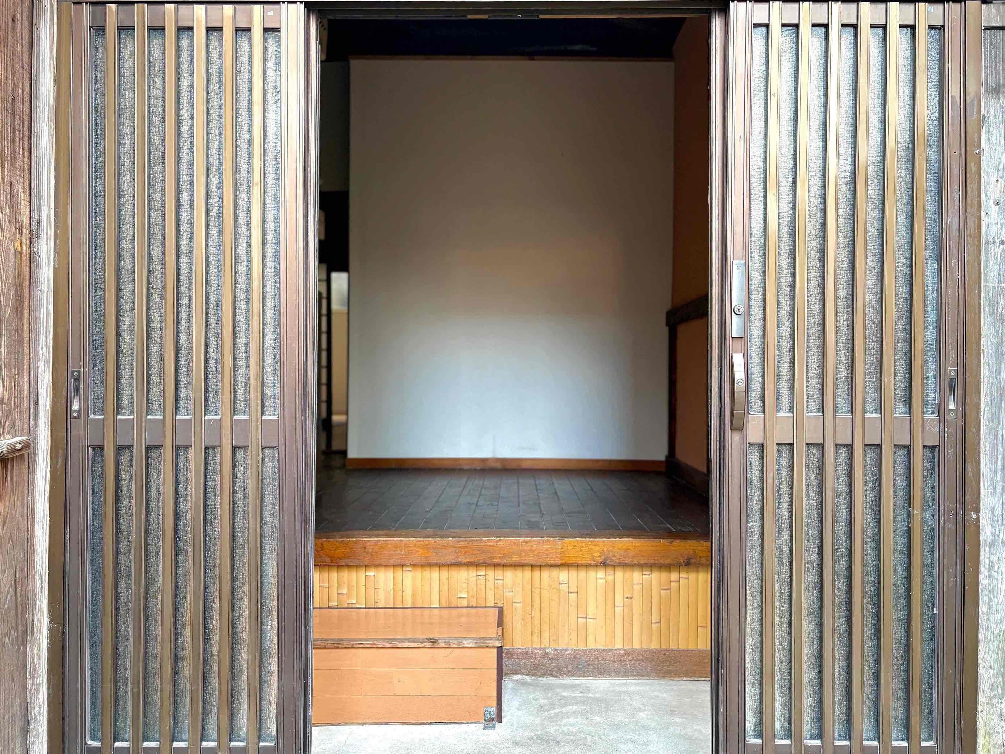 京都市北区紫竹上梅ノ木町2番地の賃貸物件/上り框の竹を使用していていいアクセントに