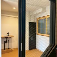 京都市左京区東丸太町32-2の賃貸物件/2F｜階段と個室の間にある余白。ここには手洗いとトイレ。