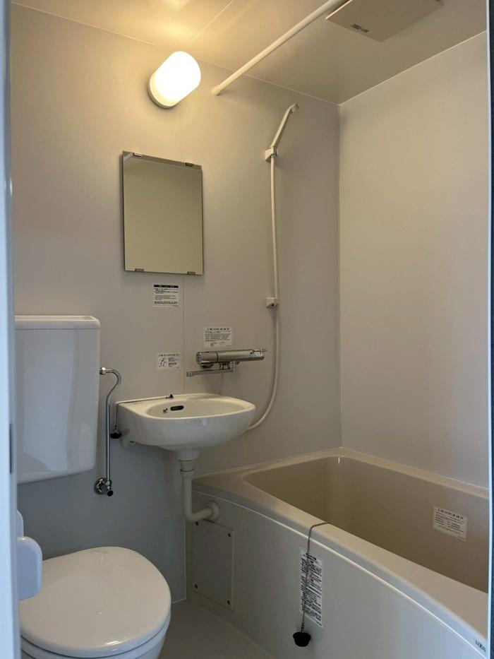 京都市左京区東丸太町32-2の賃貸物件/4F｜3点ユニットだけど、寝泊り可能なので、あるだけでも有難い