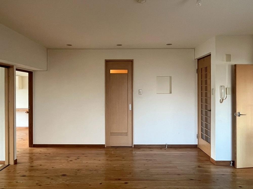 京都市左京区聖護院円頓美町47-5の売買物件/正面ドアがサニタリースペース