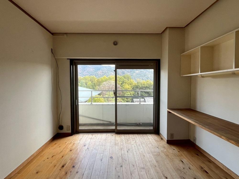 京都市左京区聖護院円頓美町47-5の売買物件/東側バルコニーに面した部屋。