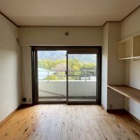 京都市左京区聖護院円頓美町47-5の売買物件/東側バルコニーに面した部屋。