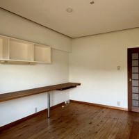 京都市左京区聖護院円頓美町47-5の売買物件/デスクと棚が設置してある