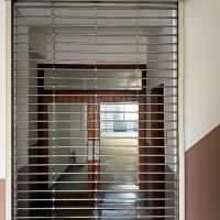 京都市下京区堀川通綾小路下る綾堀川町304-2 の賃貸物件/ドア手前にはパイプシャッターあり〼