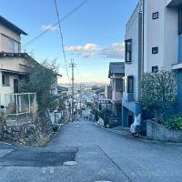 滋賀県大津市本宮二丁目の売買物件/毎朝歩いて駅へ向かうならこの風景。スカッとしていて気持ち良さそう。