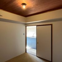 京都市西京区桂上野今井町111の売買物件/左から飛び出しているのはエアコン設置用