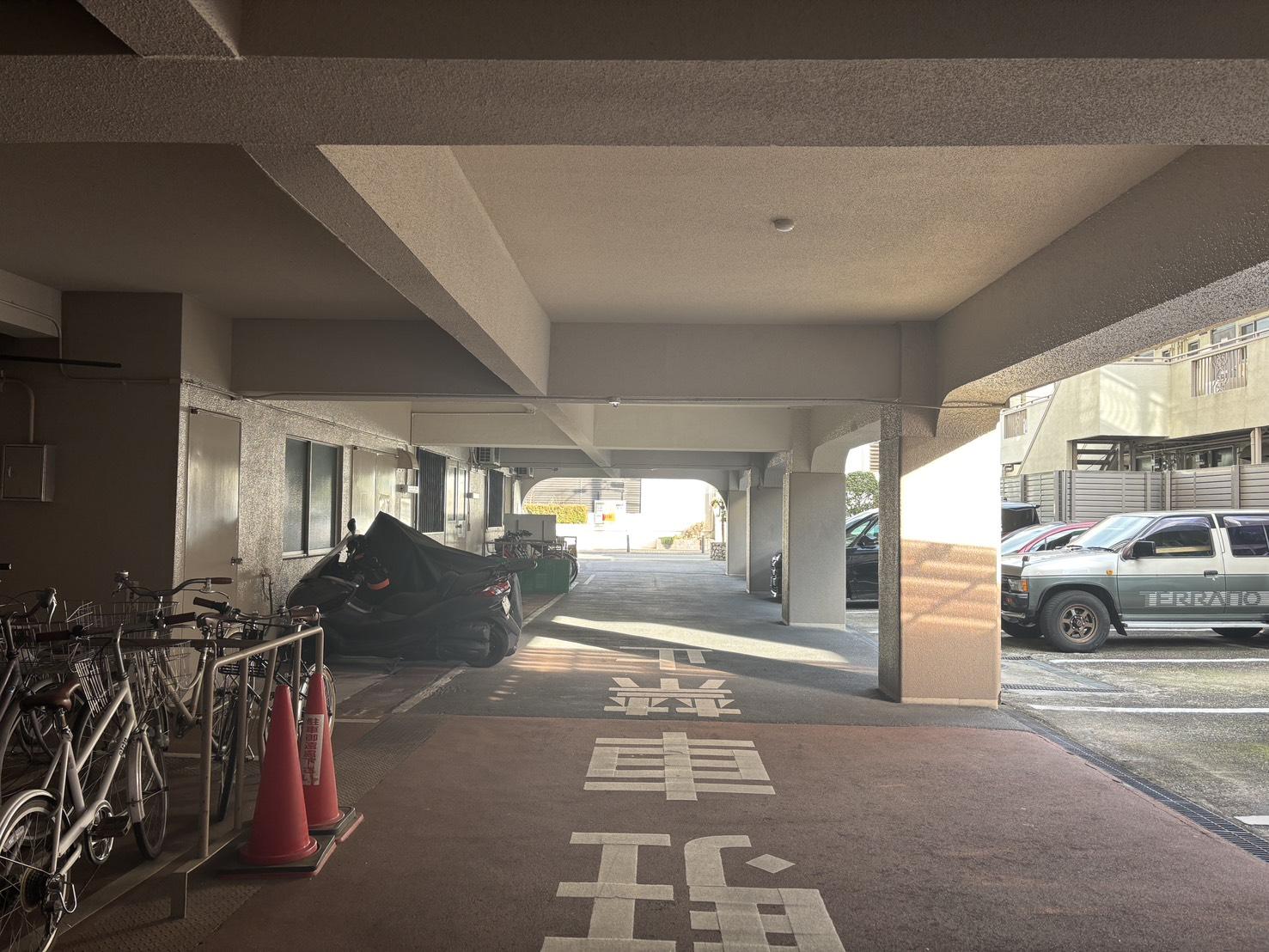 京都市上京区中立売通室町西入三丁町471の売買物件/駐車場はありますが、現在空きはありません