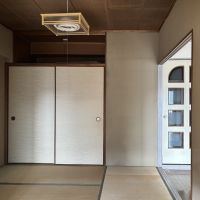 京都市上京区中立売通室町西入三丁町471の売買物件/キッチン横の和室は窓がないので、やや暗め