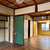 京都市左京区北白川山田町46の賃貸物件/奥が南側で電気が無いとなかなか暗い印象でした。襖は修繕予定