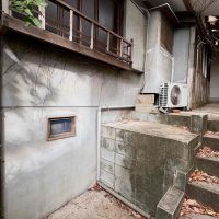 京都市左京区北白川山田町46の賃貸物件/写真1枚目の右側に進むと物干しスペース