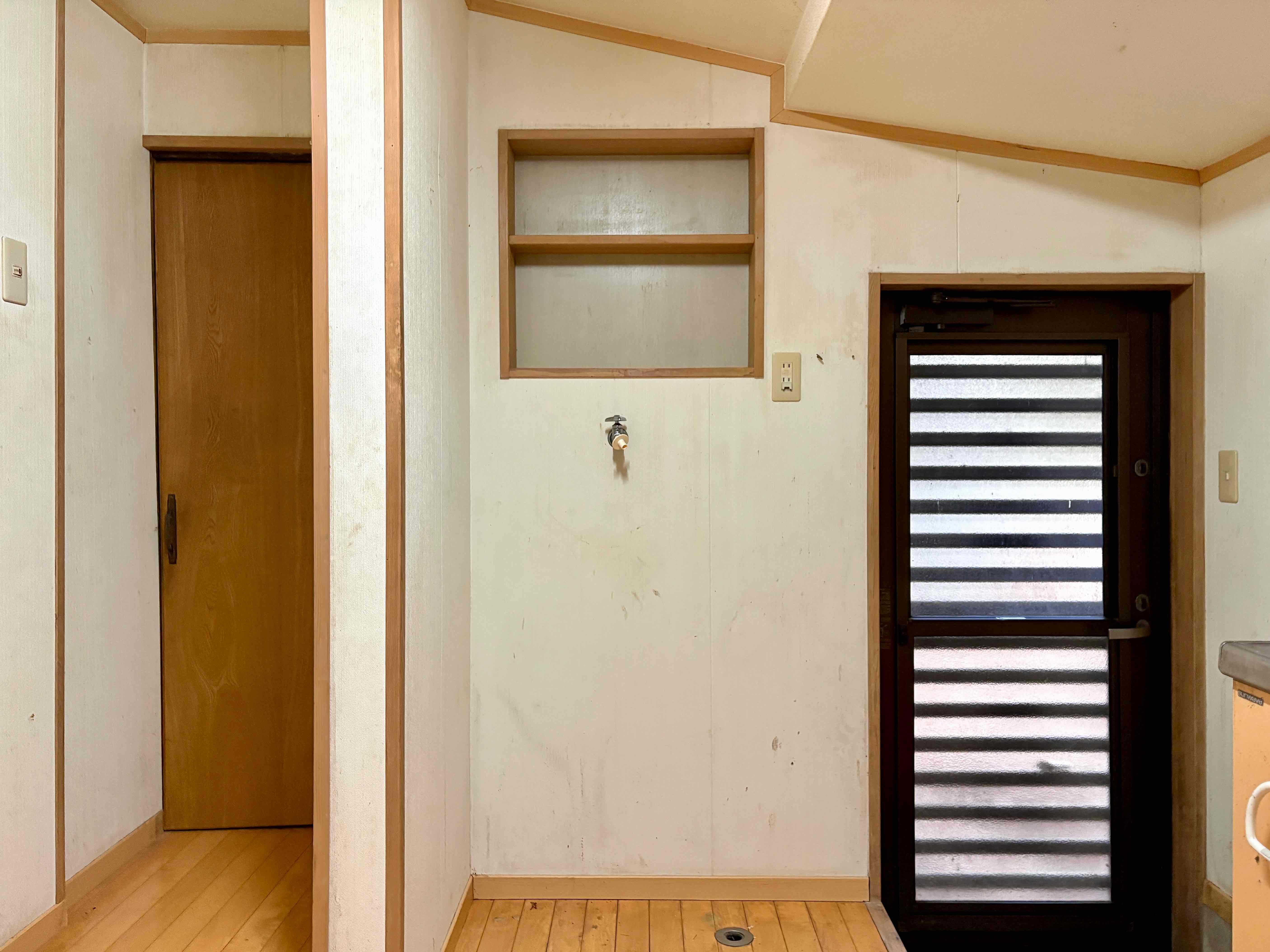 京都市左京区北白川山田町46の賃貸物件/キッチン横に洗濯機置き場