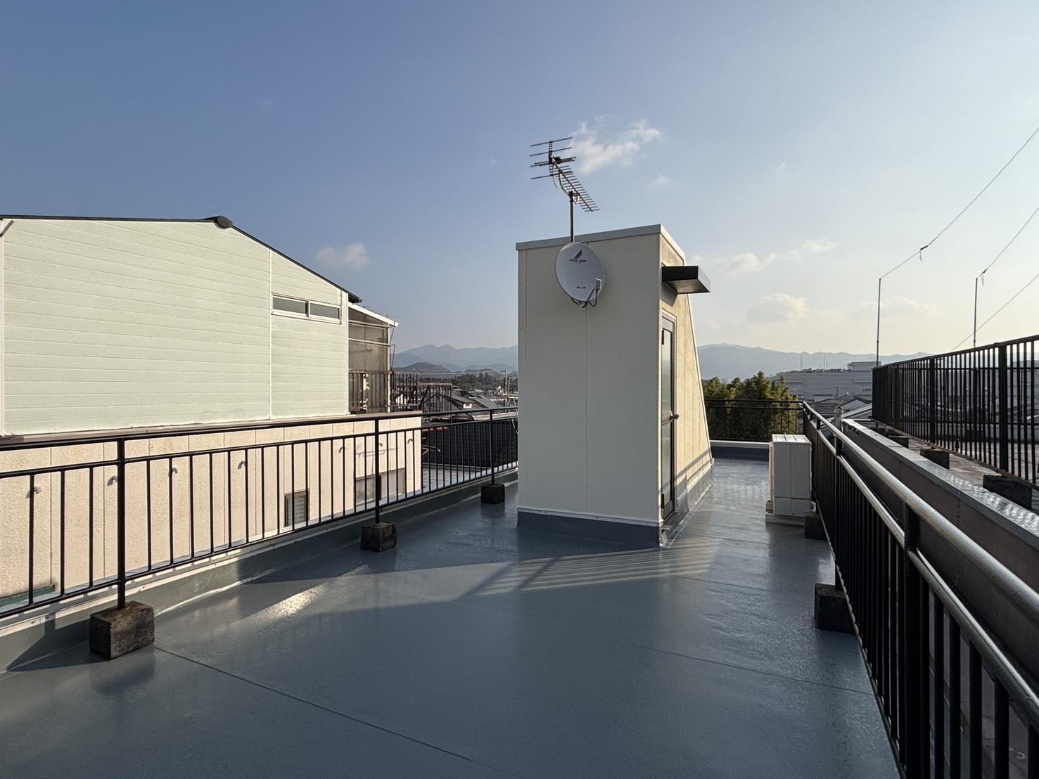 京都市北区小山初音町60-2の賃貸物件/ルーフバルコニー│風呂上がりにここでビールを飲んだら、さぞかし気持ちいいことでしょう