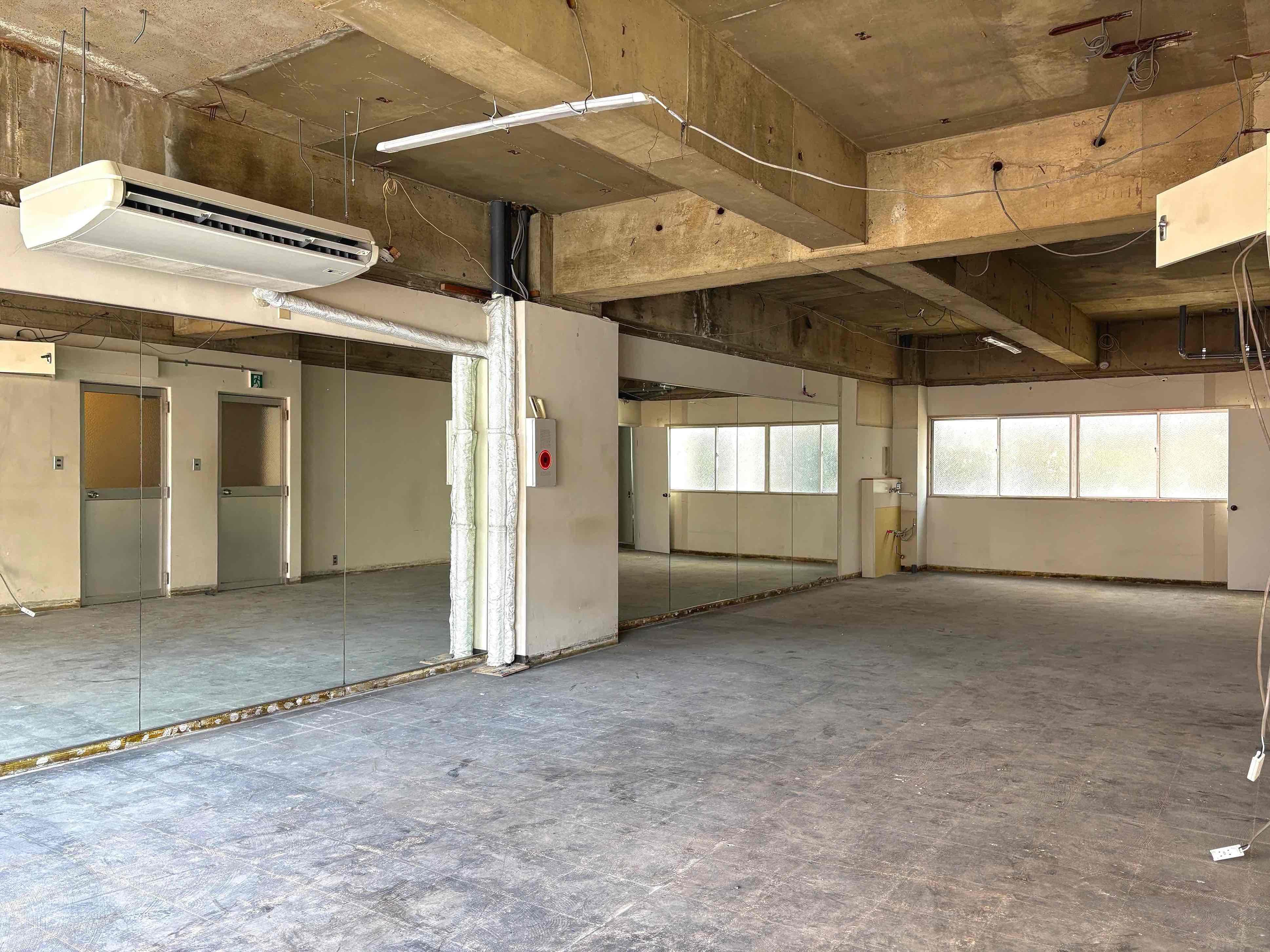 京都市中京区式阿弥町122-1の賃貸物件/天井も抜かれて躯体現しになっています。このままでも良い雰囲気になりそう