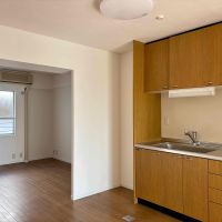 京都市上京区室町通一条下る薬屋町419の賃貸物件/キッチンとリビングはゆるく区切られています