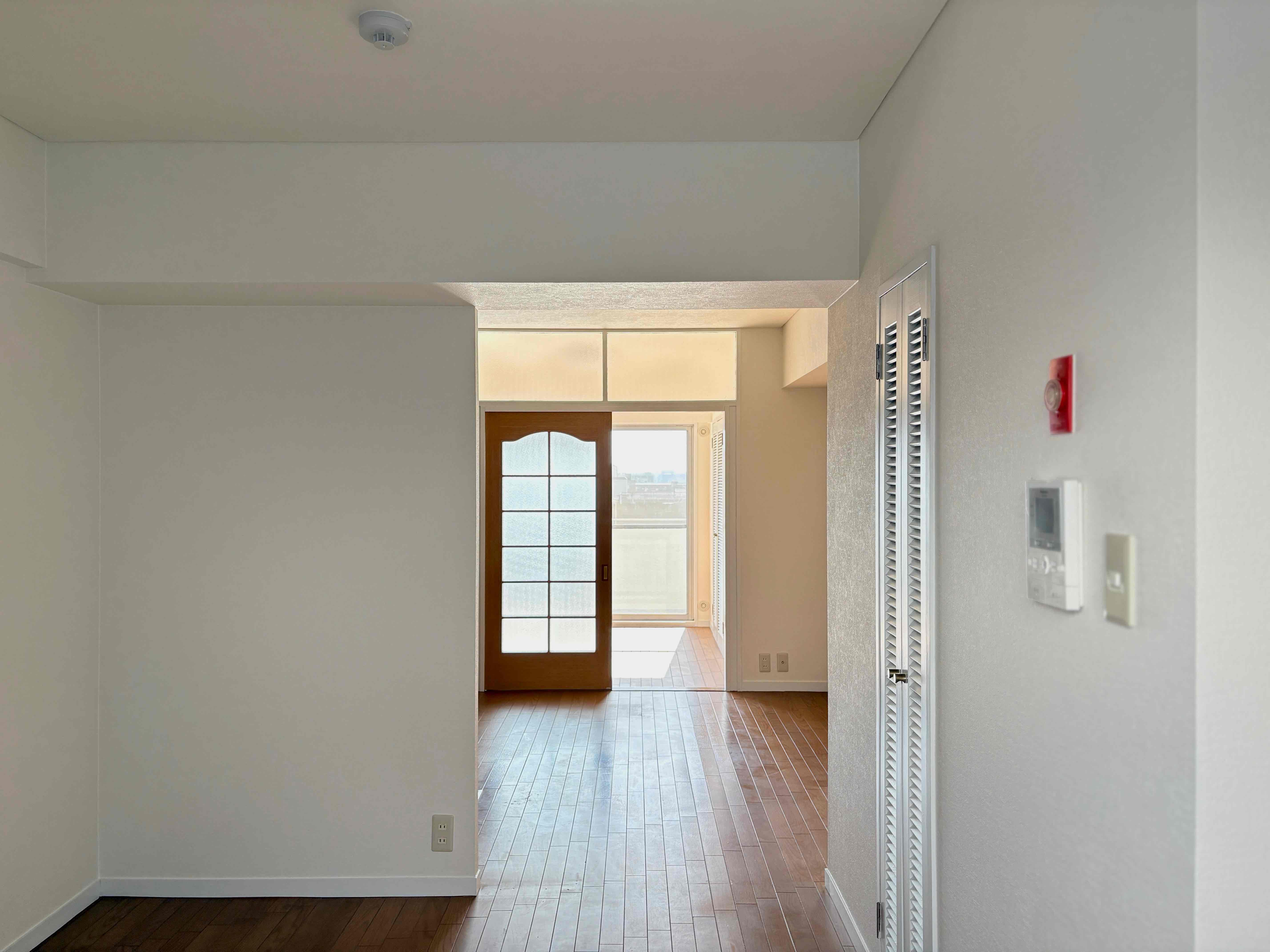 京都市上京区室町通一条下る薬屋町419の賃貸物件/リビングからベランダ側の洋室まで繋がります