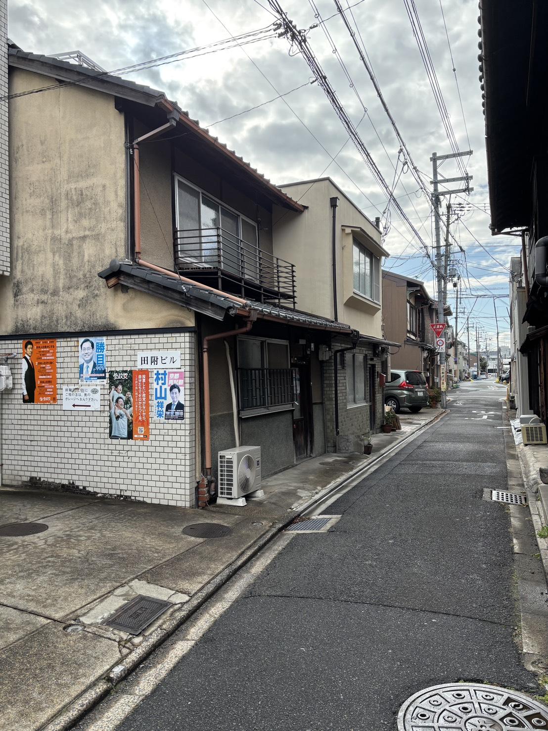 京都市中京区壬生松原町22-6の賃貸物件/細めの通り沿いに建つ、町家の一軒