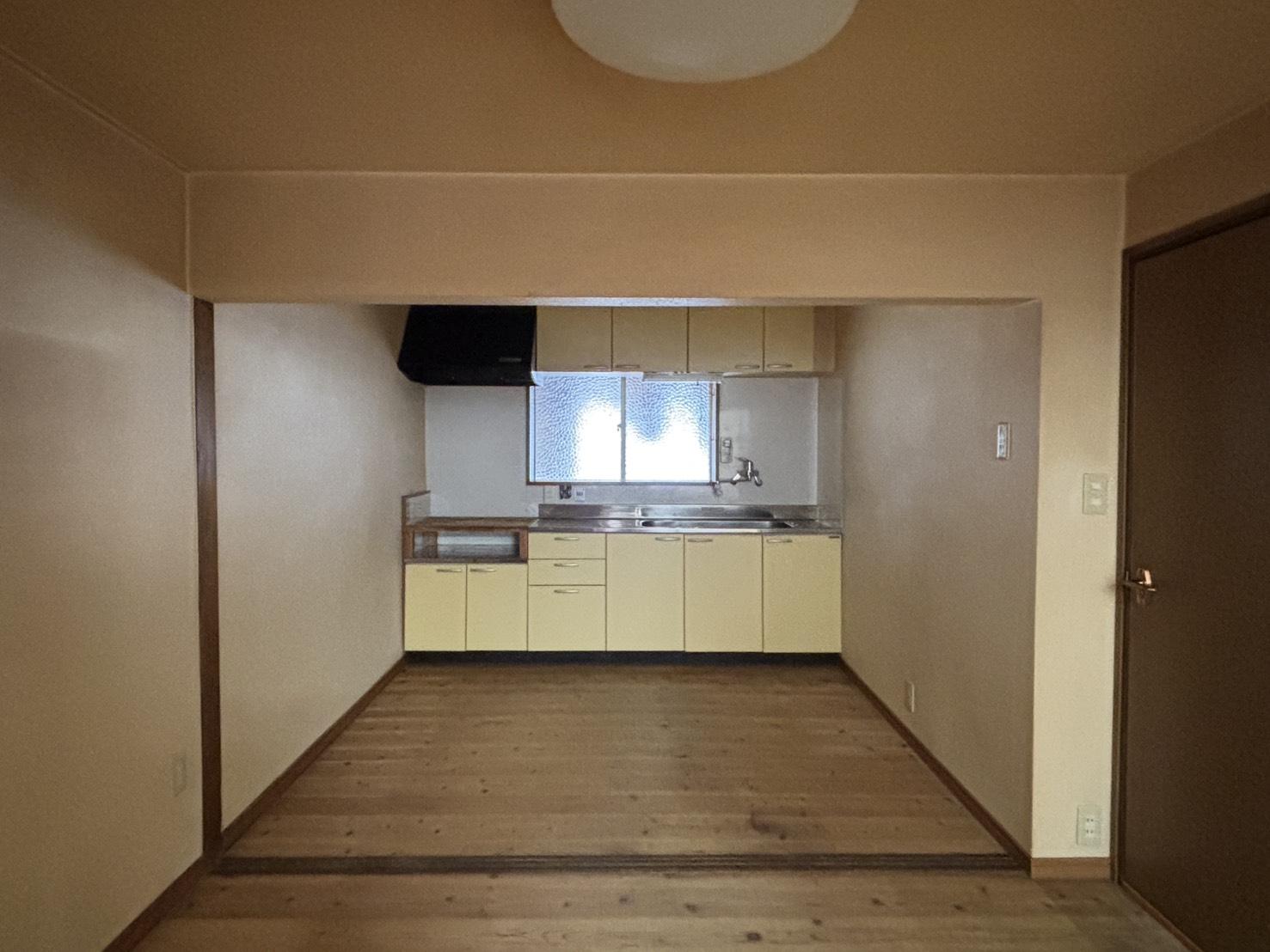 京都市中京区壬生松原町22-6の賃貸物件/1F |2人並んでも窮屈さを感じない広さの台所