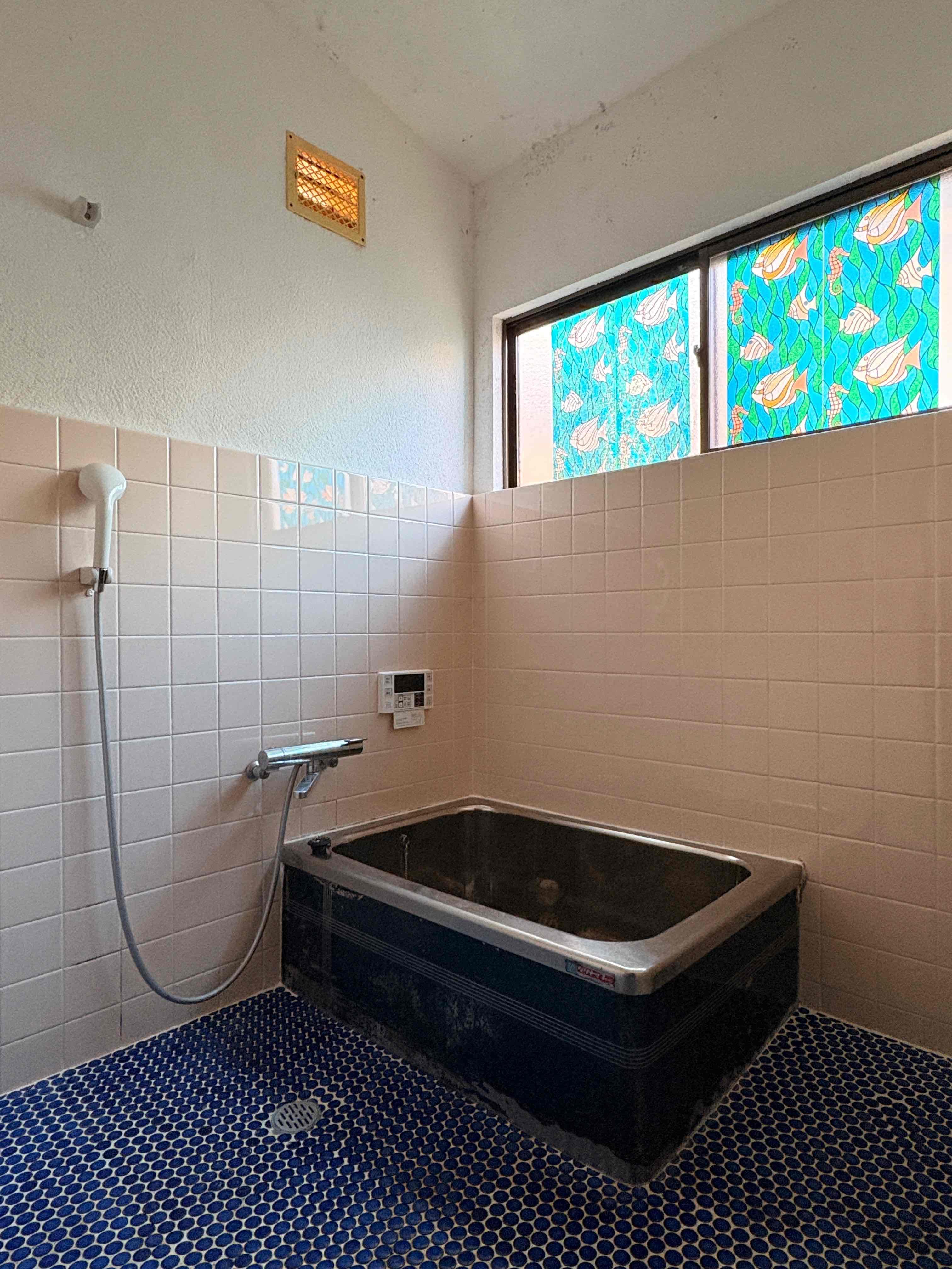 京都市左京区上高野石田町156-3の賃貸物件/浴室の洗い場は広々としていてお子さんと一緒でも混雑しなさそう。浴室は既存のままです。