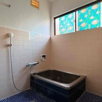 京都市左京区上高野石田町156-3の賃貸物件/浴室の洗い場は広々としていてお子さんと一緒でも混雑しなさそう。浴室は既存のままです。