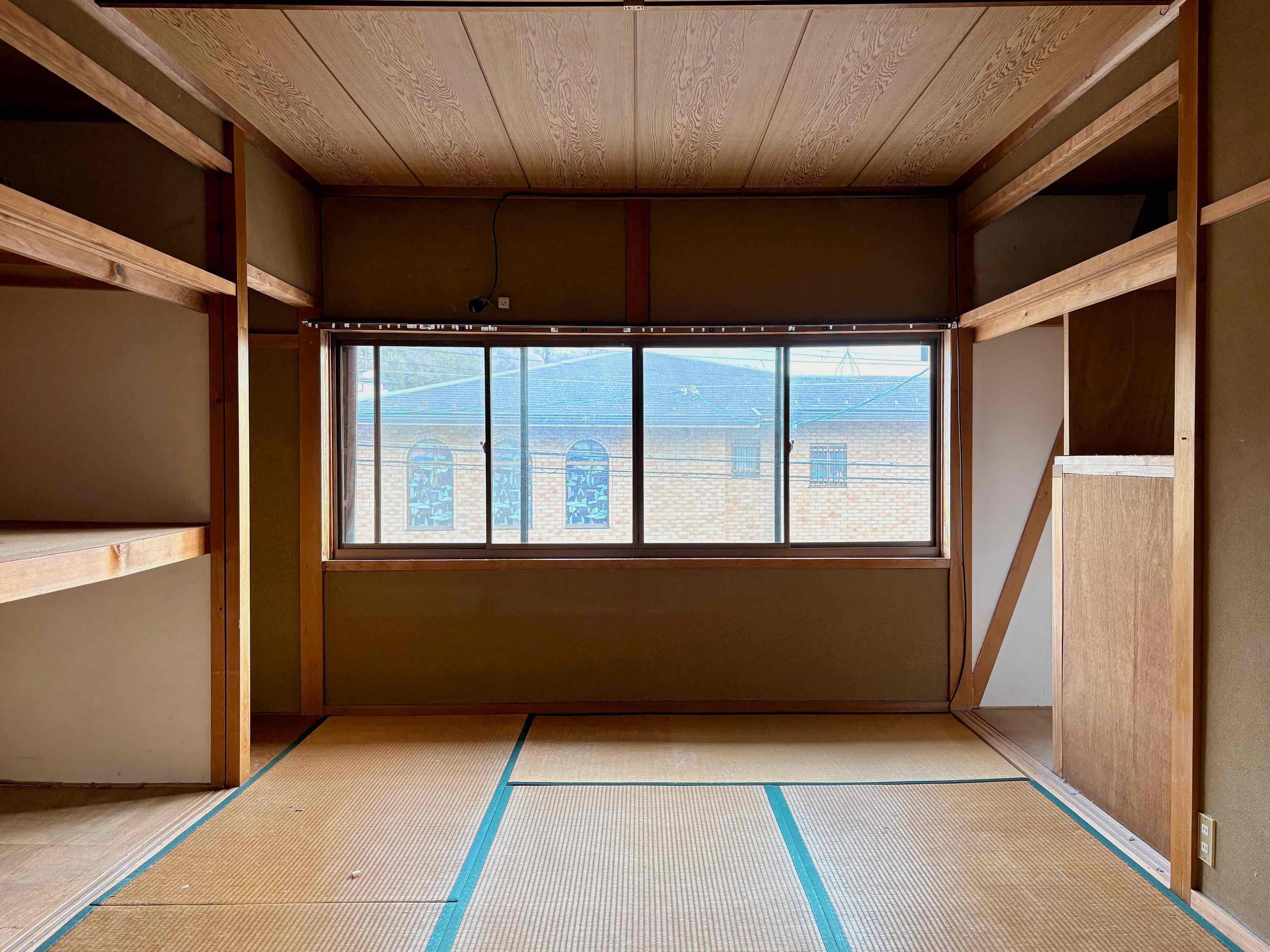 京都市左京区上高野石田町156-3の賃貸物件/2階東｜気持ちの良い朝日が入ってくれそう。畳も新調されます。襖はグレーに張替え。他は既存。