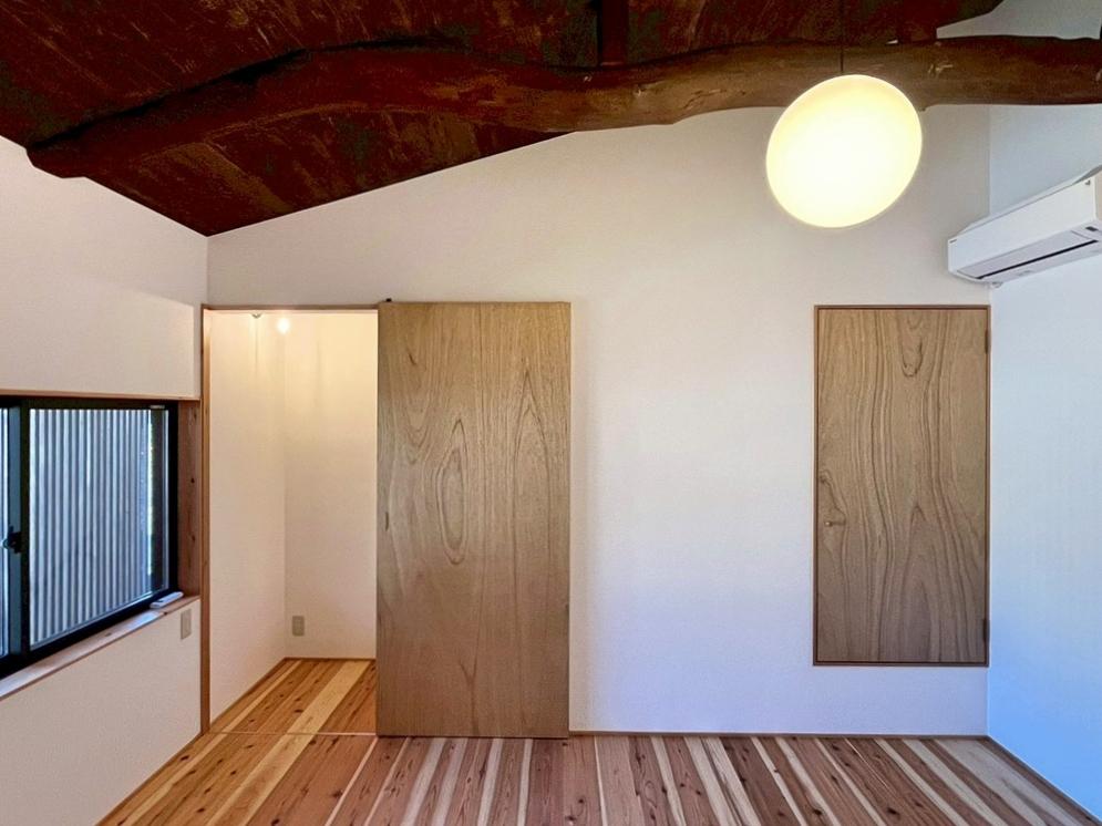 滋賀県大津市尾花川9-18の売買物件/2階北側｜各室にエアコンも設置済。有難い。