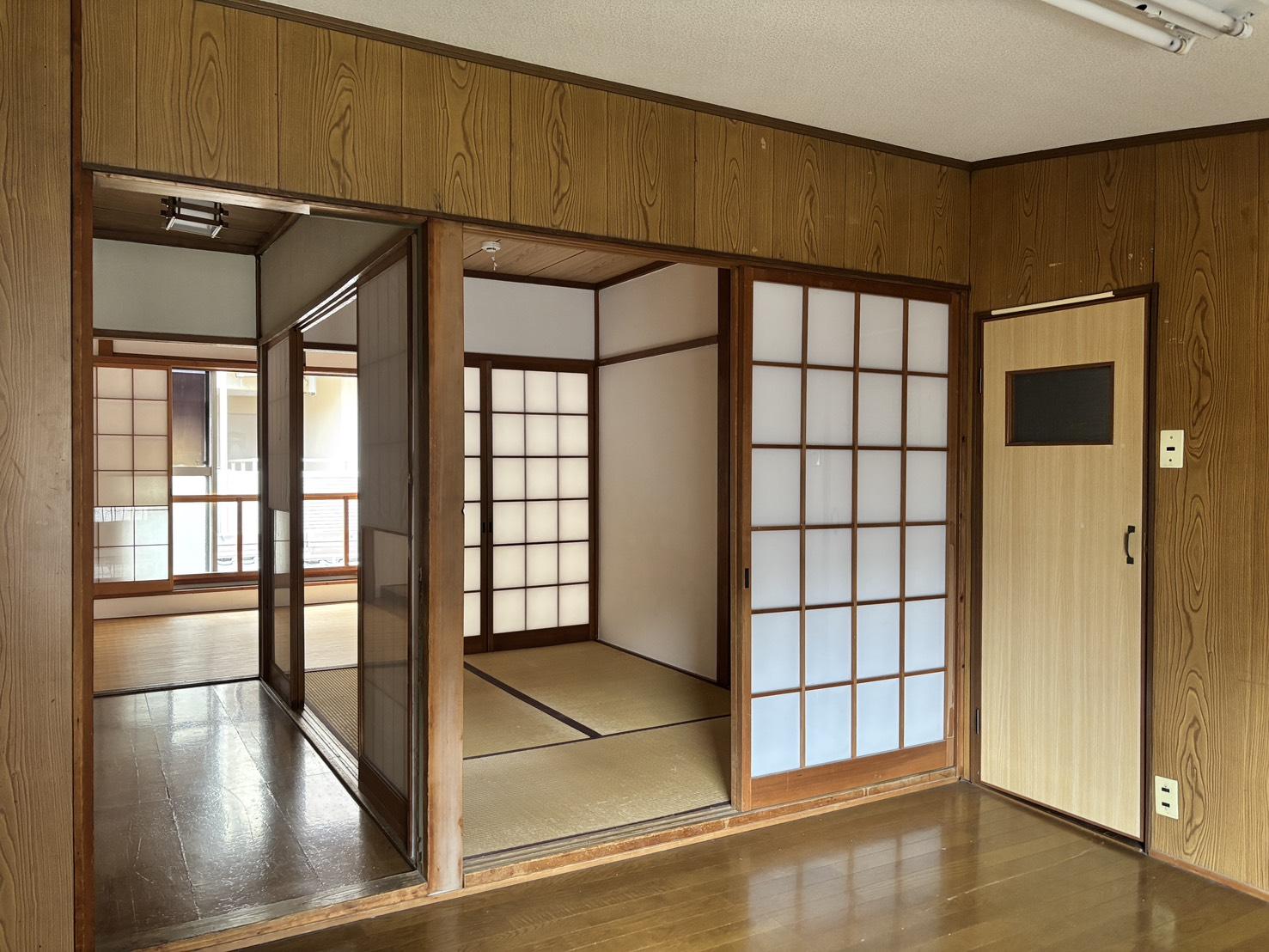 京都市左京区新間之町通二条下る頭町346の賃貸物件/2F | 格子や障子など、既存の建具が残ります。