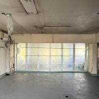 京都市下京区朱雀宝蔵町56の賃貸物件/2階テナント西面。西側は引戸で共用ラウンジと仕切られています