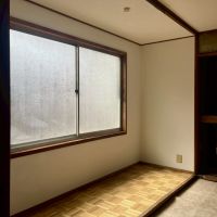 京都市下京区木屋町通六軒上る都市町151番地6の賃貸物件/壁、板間の色合いのおかげでやさしい光が心地いい一角です