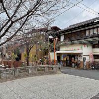 京都市下京区木屋町通六軒上る都市町151番地6の賃貸物件/サウナ好きならご存じの梅湯さんまでは徒歩3分。仕事終わりにひとっ風呂浴びて帰れます