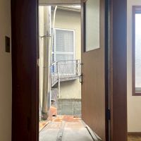 京都市下京区木屋町通六軒上る都市町151番地6の賃貸物件/階段を上がった先のドアを開けるとダイレクトに屋根にでれます