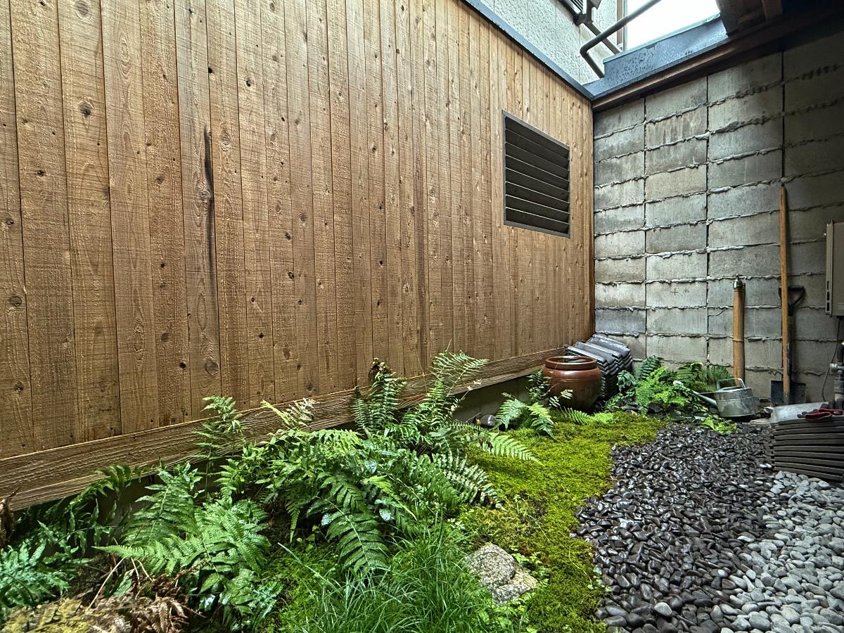 〒600-8141 京都府京都市下京区新日吉町１２４&minus;１０の賃貸物件/1階LDK脇には小さなお庭も