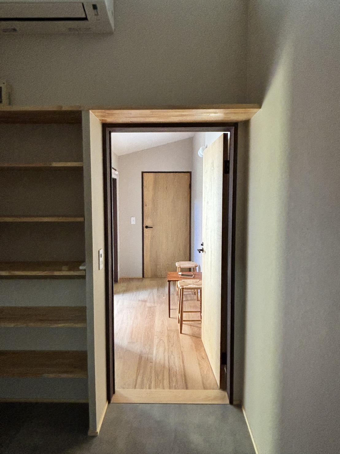 京都市上京区東今⼩路町744-28の賃貸物件/サニタリーから見たととのい処。