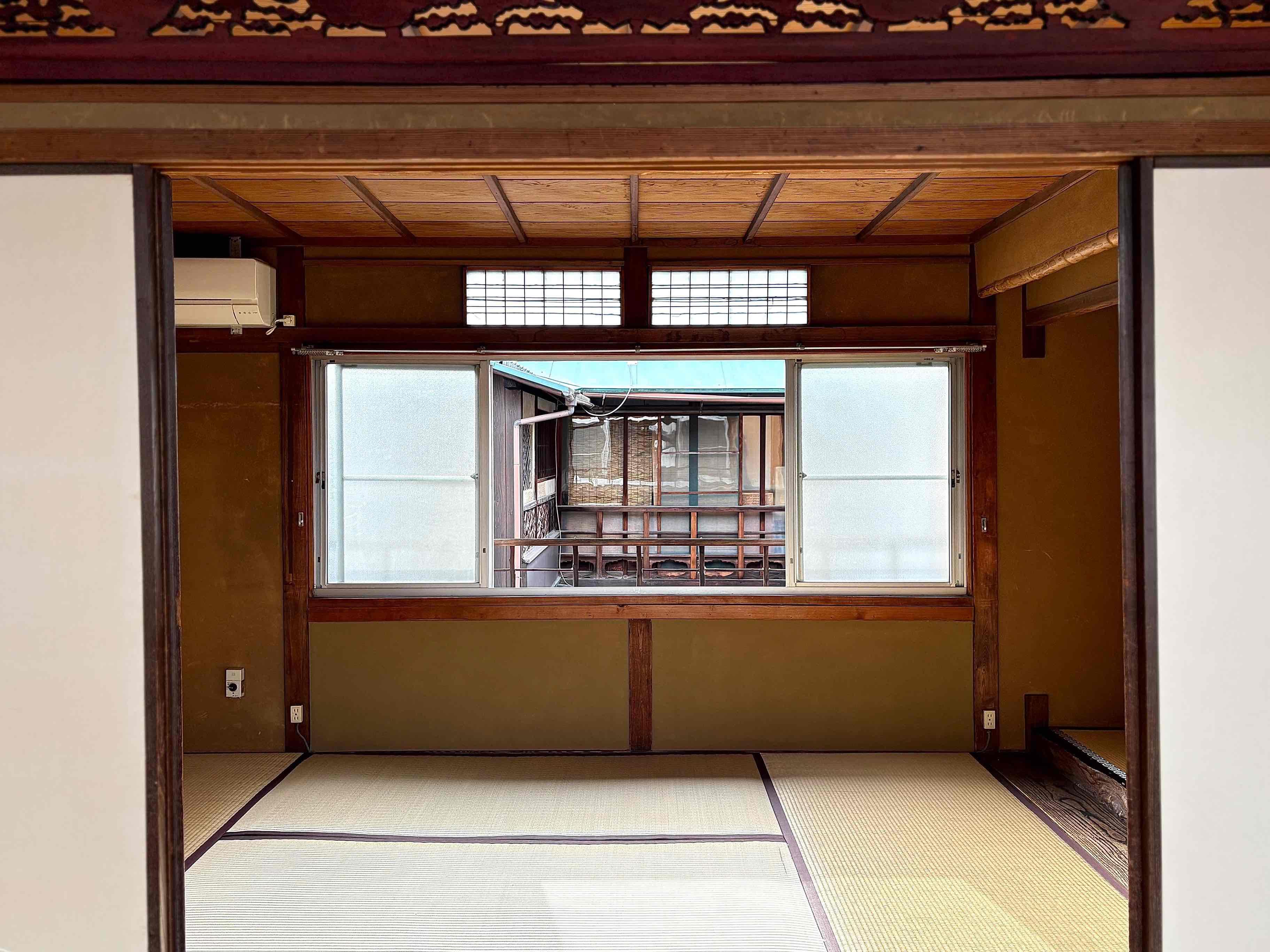 京都市北区紫野南舟岡町74-4の賃貸物件/西側の目線はお隣さんと同じ