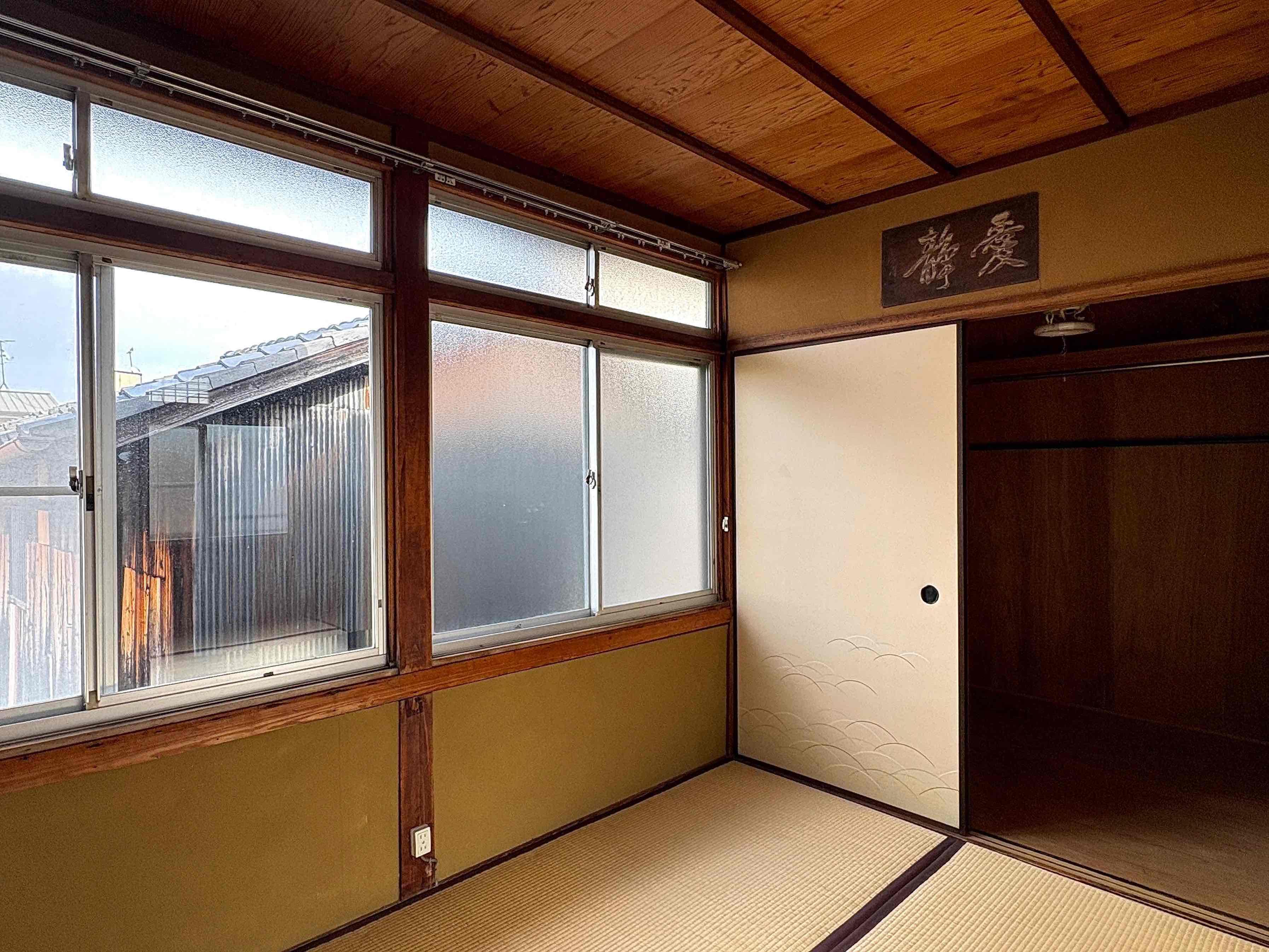 京都市北区紫野南舟岡町74-4の賃貸物件/3帖の和室には2m四方の収納