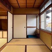 京都市北区紫野南舟岡町74-4の賃貸物件/階段に面する3帖の和室。階段から収納まで窓が続いていて圧迫感を感じませんでした