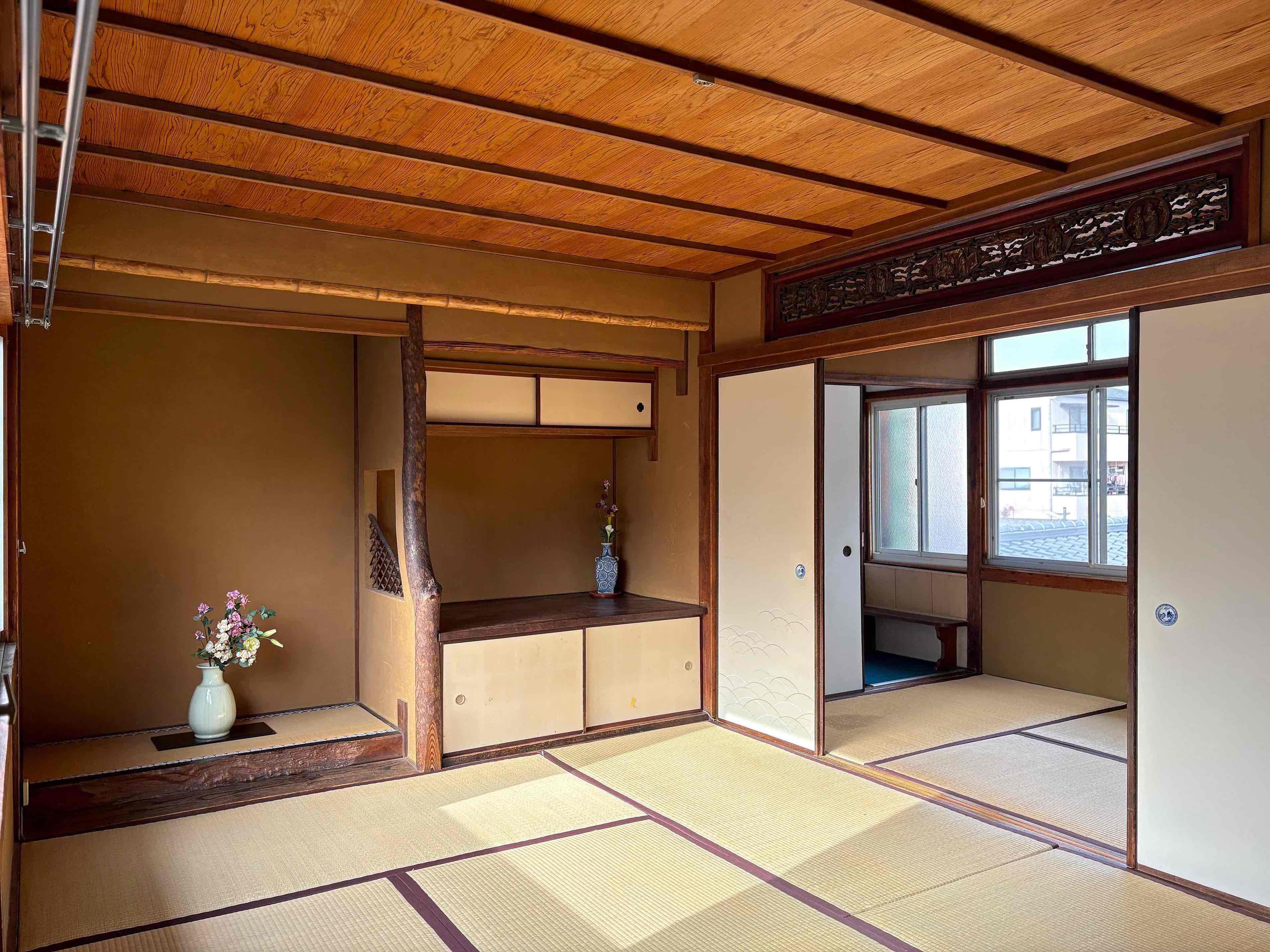 京都市北区紫野南舟岡町74-4の賃貸物件/2階西側は主寝室に良さそう。建具を無くして東側とつなげれば心地のいい朝日も入ってきそう