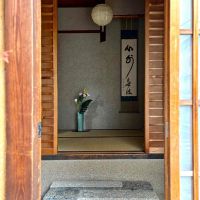 京都市北区紫野南舟岡町74-4の賃貸物件/玄関の雰囲気もばっちり。茶室や旅館のような印象を受けました