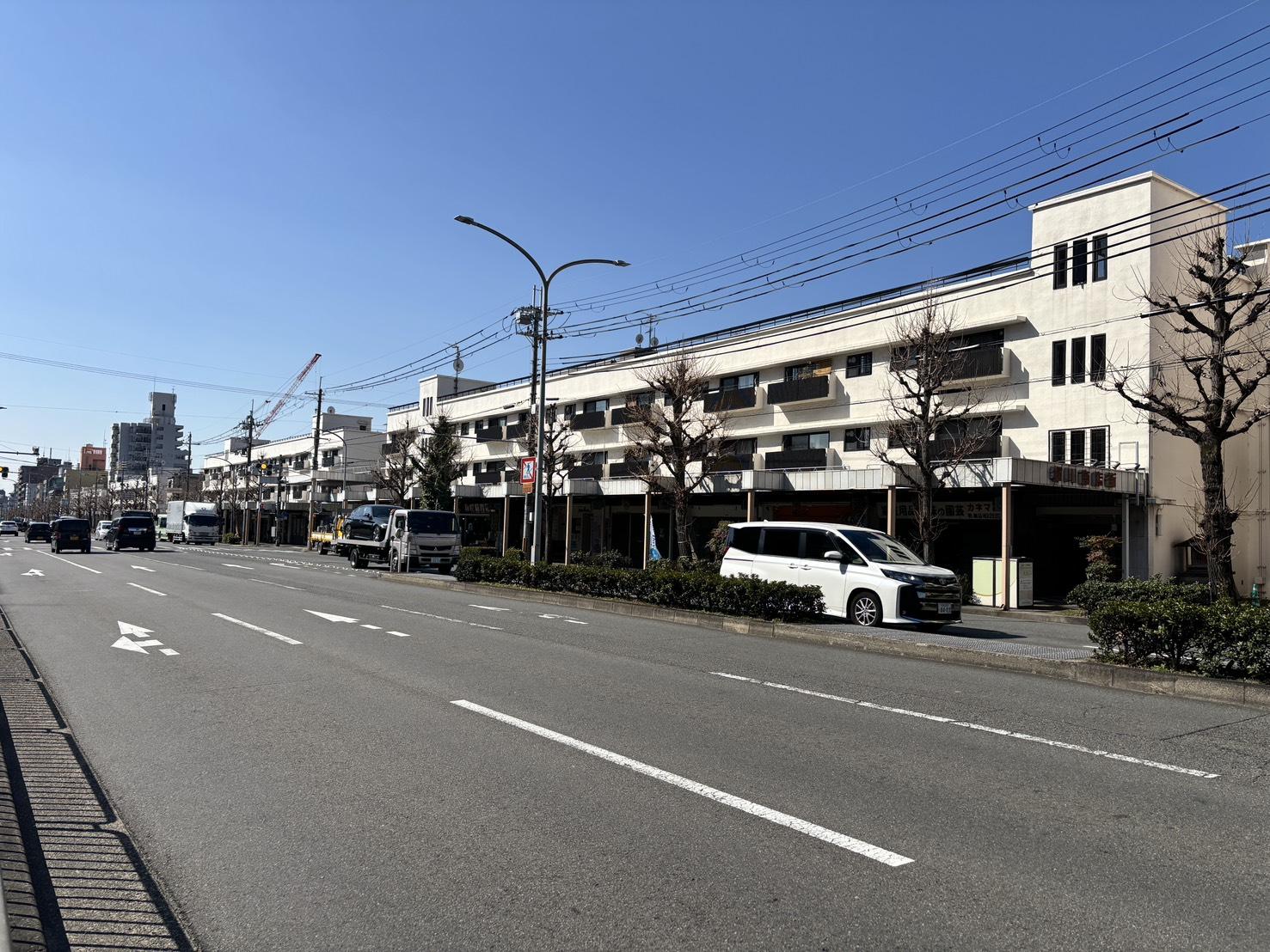 京都市上京区⻄堀川通上⻑者町下る奈良物町481番地の賃貸物件/堀川通に沿って長く続く堀川団地。