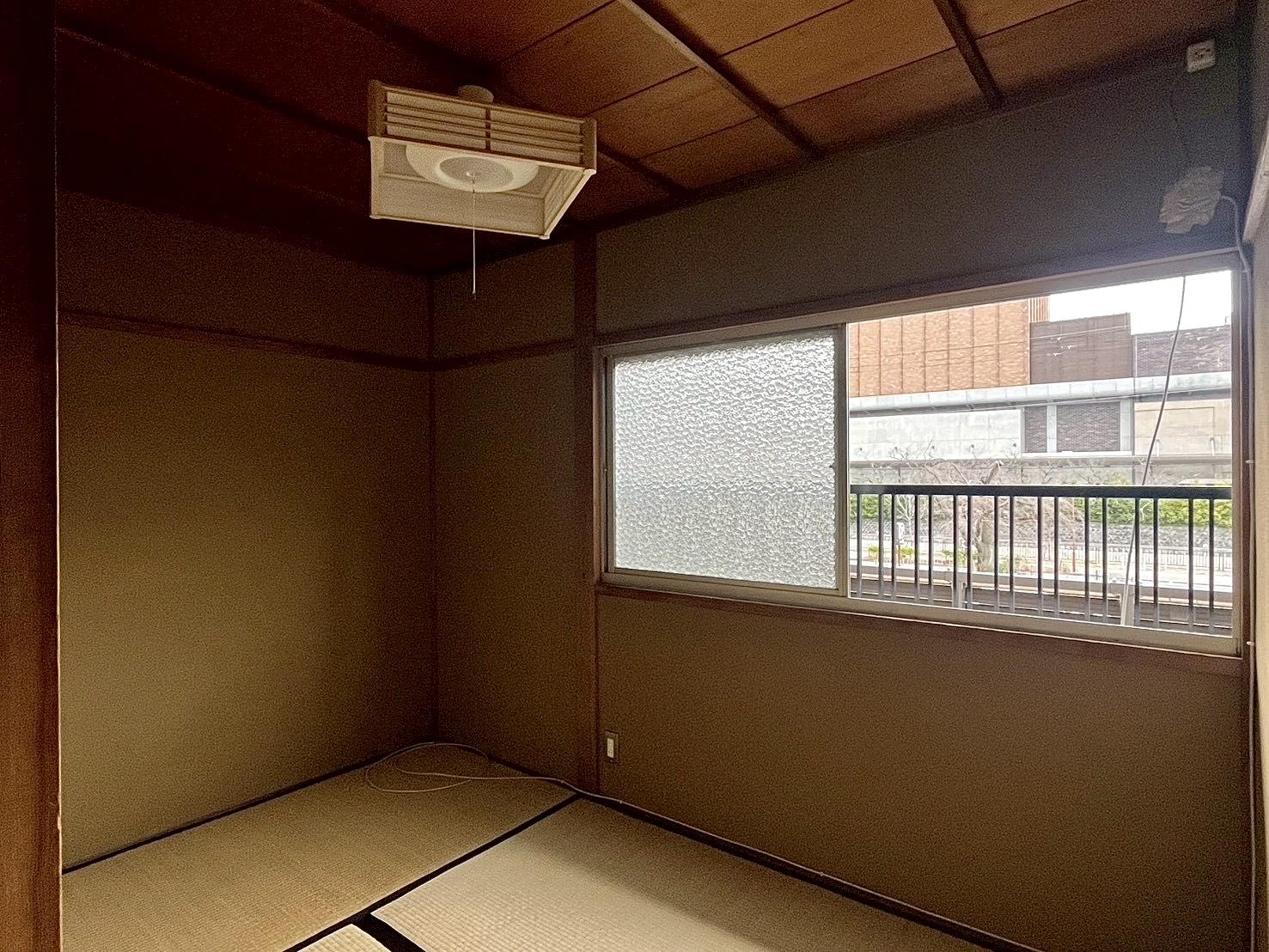 京都市左京区岡崎最勝寺町2番地22の賃貸物件/2階北東の和室は3帖のコンパクトなスペース。ちょっとした作業や趣味の部屋に良さそうです