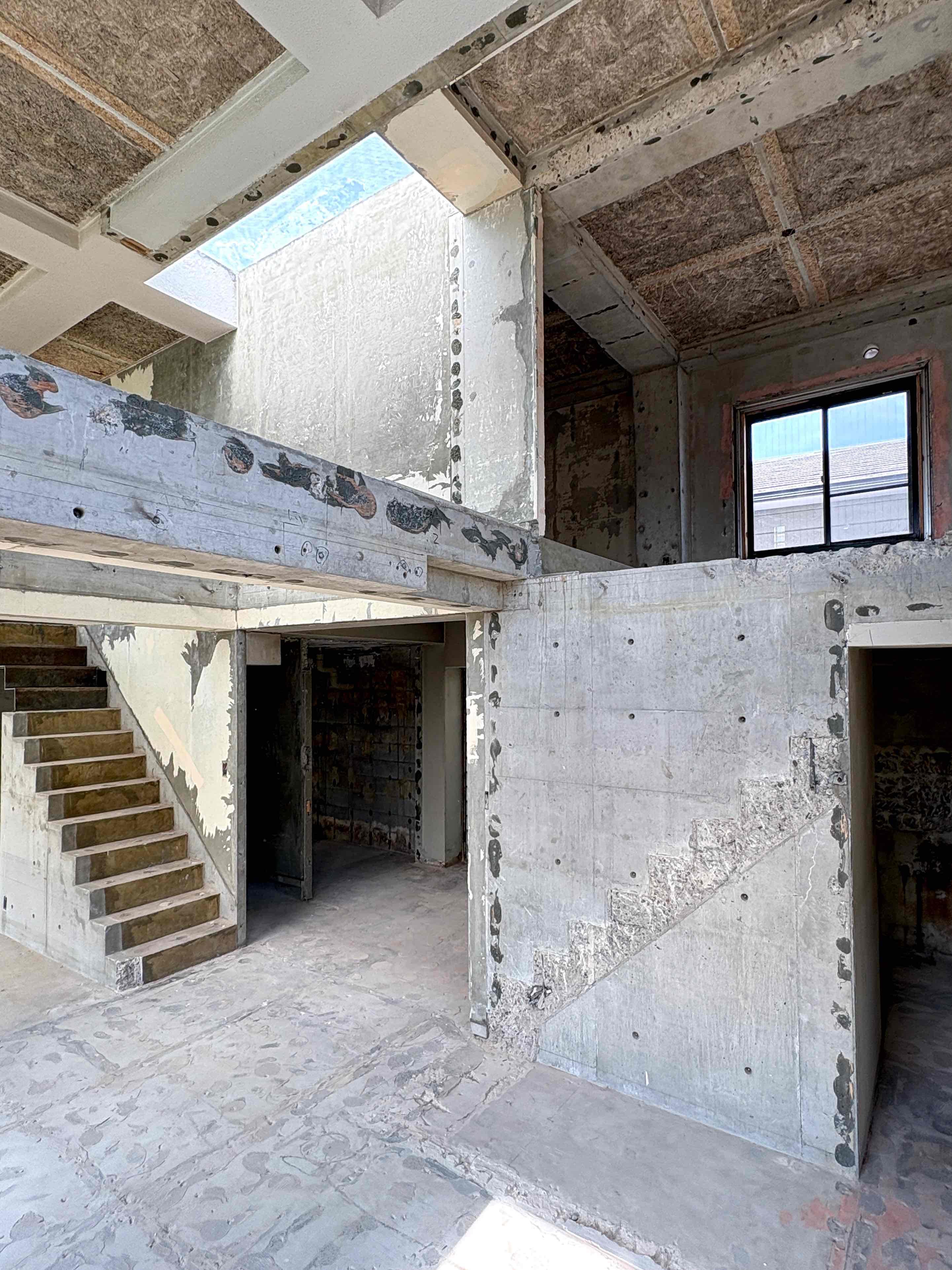 京都市左京区北白川久保田町29-9の賃貸物件/見てるだけでもワクワクする立体空間。トップライトからも光が降り注いできます