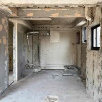 京都市左京区北白川久保田町29-9の賃貸物件/元々は水回りだった場所。右手にトイレ、左奥に浴室があったようで配管の立ち上がりは残してあります