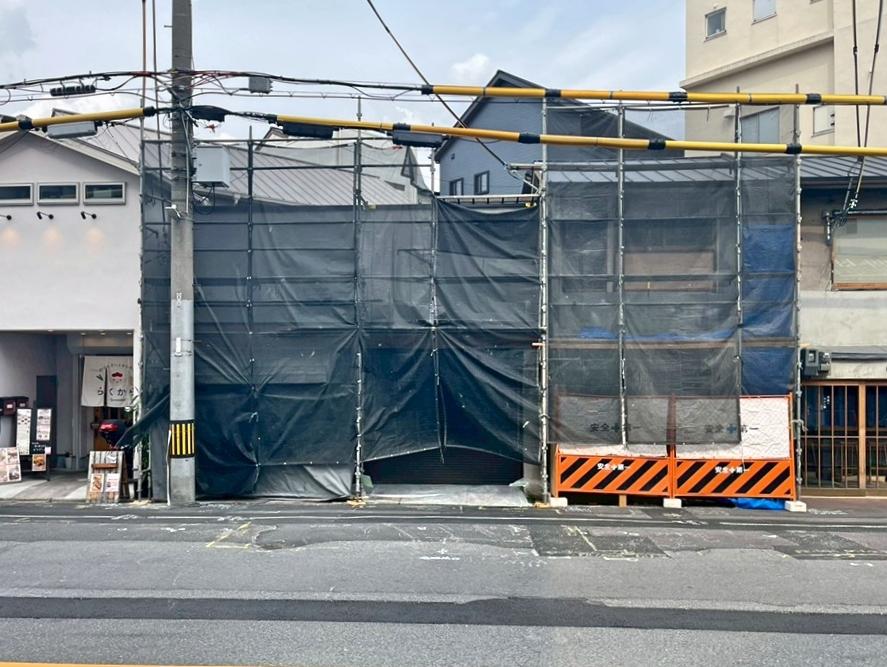 京都市中京区壬生馬場町30-13、30-20の賃貸物件/後院通に面する本物件は現在絶賛改装中！間口は広めなので存在感あり〼