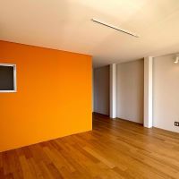 京都市下京区本塩竈町583-4の賃貸物件/アクセントになる壁面のカラーリングがかわいい。