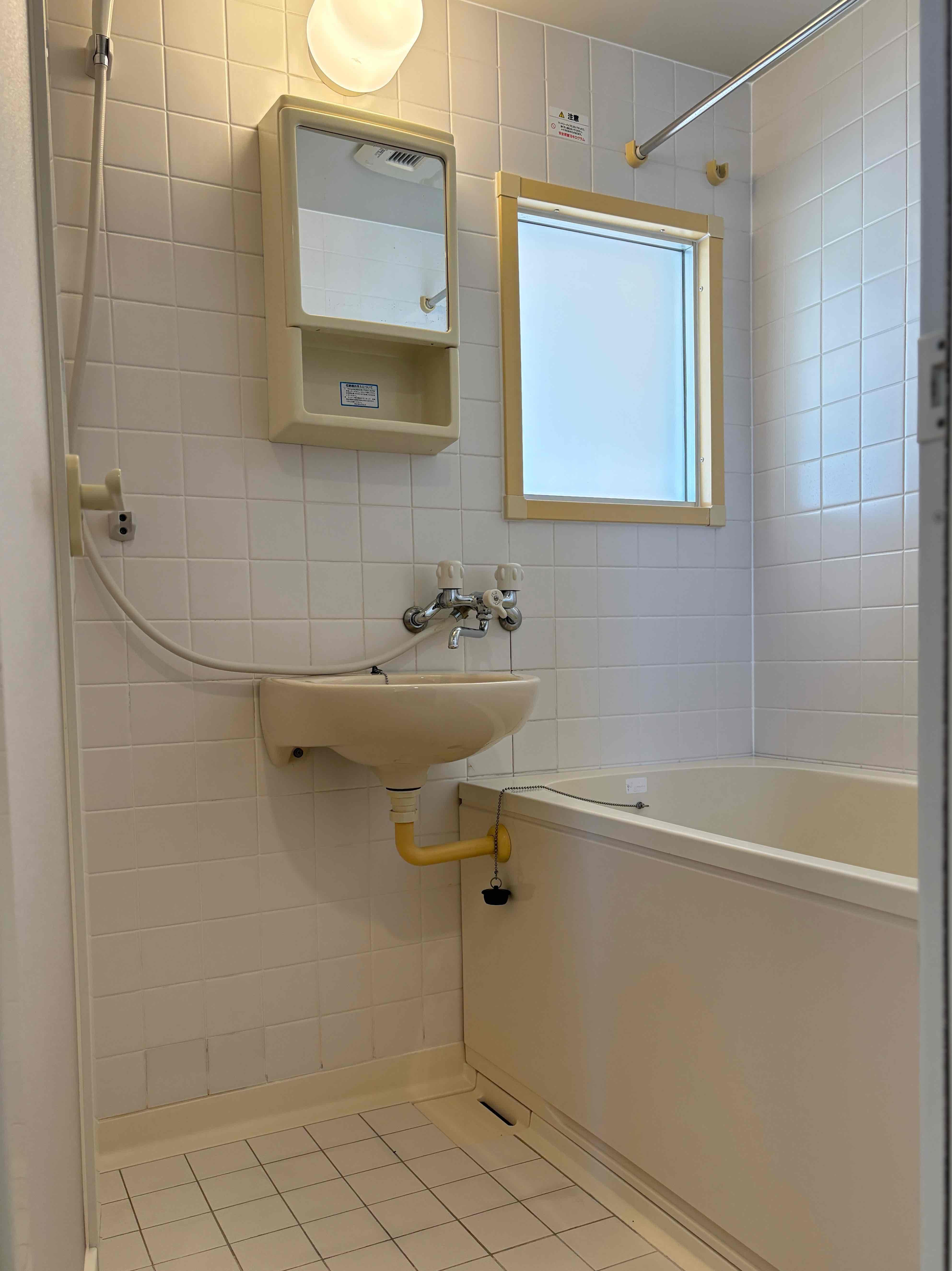 京都市下京区本塩竈町583-4の賃貸物件/洗面台はバスルーム内