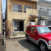 亀岡市河原町200-19の賃貸物件/建物裏手に駐車スペースがあるのが嬉しい。