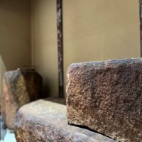 京都市下京区中堂寺前田町9-10の賃貸物件/1階の巨石群。そのまま面白く活用できたらいいなぁ。使う方のセンス次第！