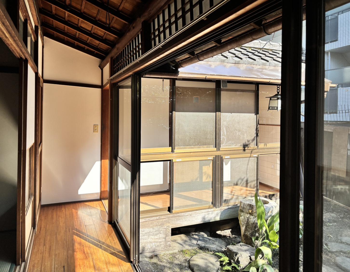 京都市左京区聖護院中町の賃貸物件/1F│縁側はつい寝転びたくなる、気持ちいい場所