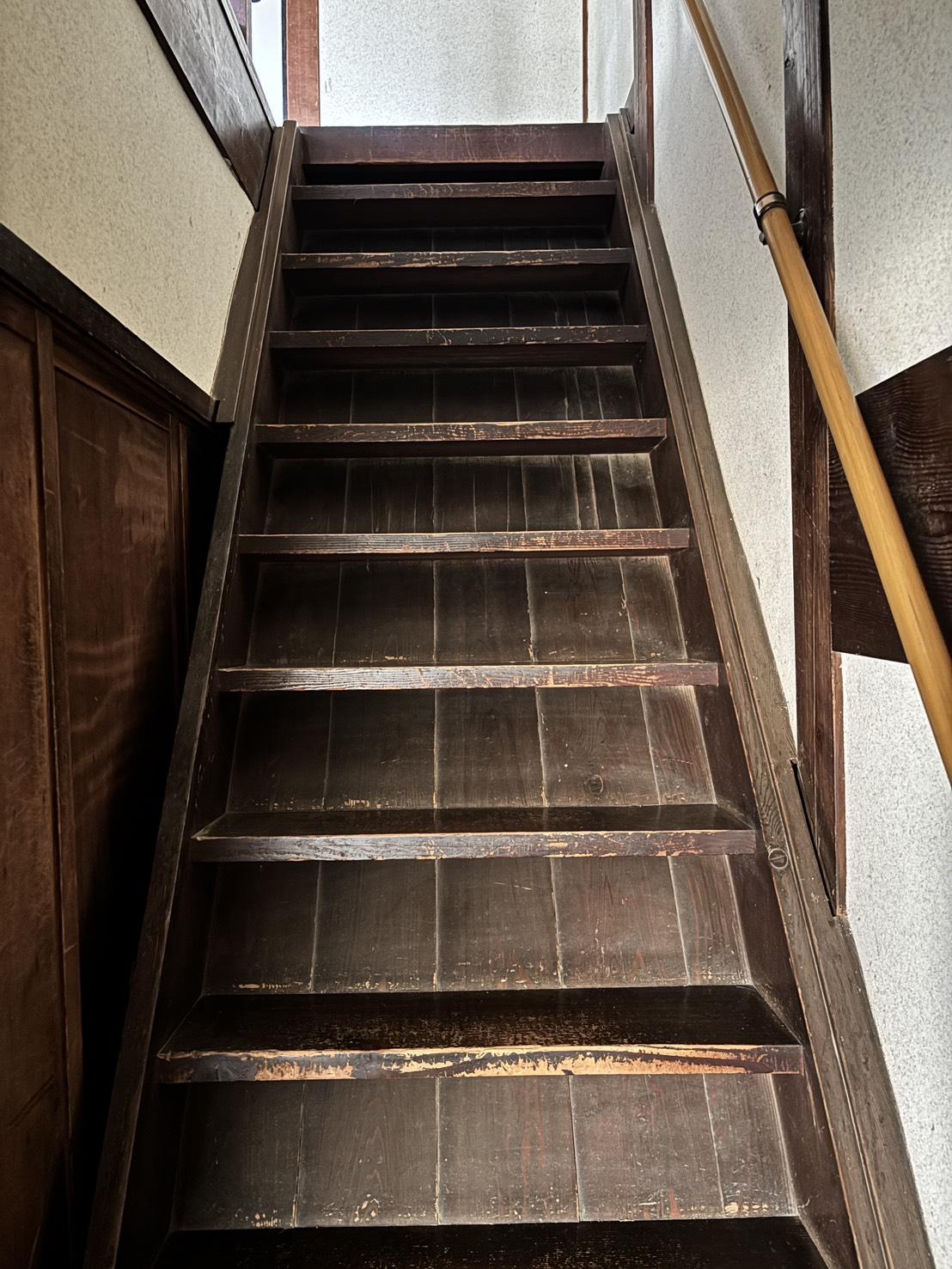 京都市左京区聖護院中町の賃貸物件/階段｜やや急なつくり、足元にはご注意を