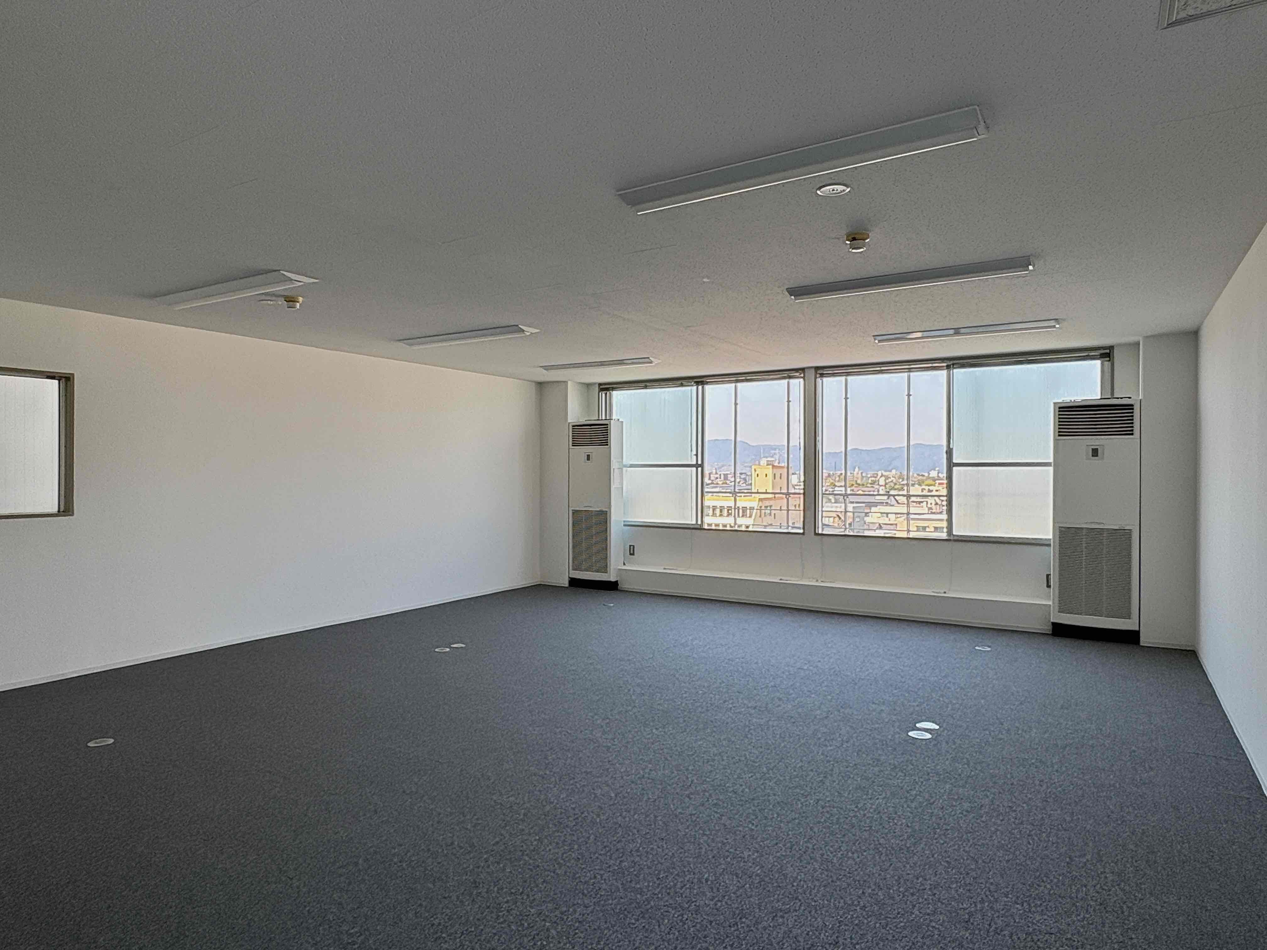 京都市中京区烏丸通竹屋町下る少将井町229-2の賃貸物件/7階｜西向きの窓が設けられていてふんわりと明るい一室です