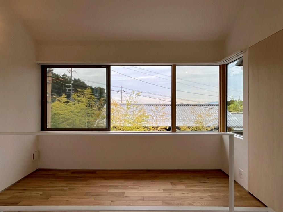 京都市左京区修学院檜峠町11-23の賃貸物件/A号室｜この区画が一番抜け感あり。周辺には邸宅が並ぶ。